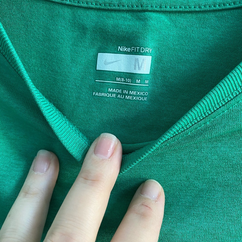 💚 Emerald green Nike athletic shirt 💚 - Picture 4 of 6